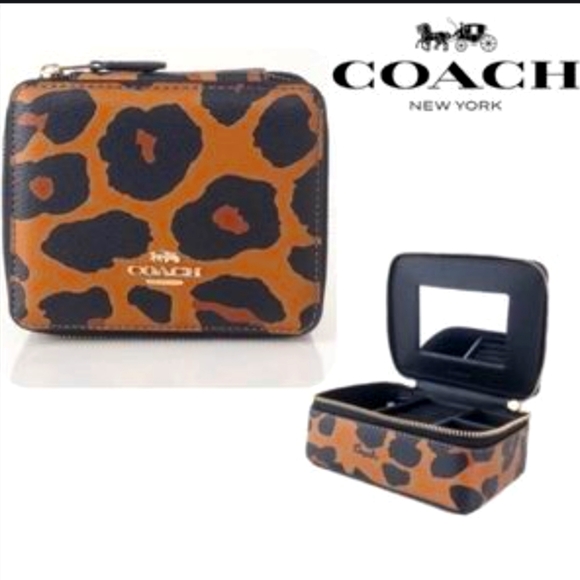 Coach Handbags - 𝐂𝐎𝐀𝐂𝐇 🦁 Leopard print Jewelry Box with mirror for storage, travel